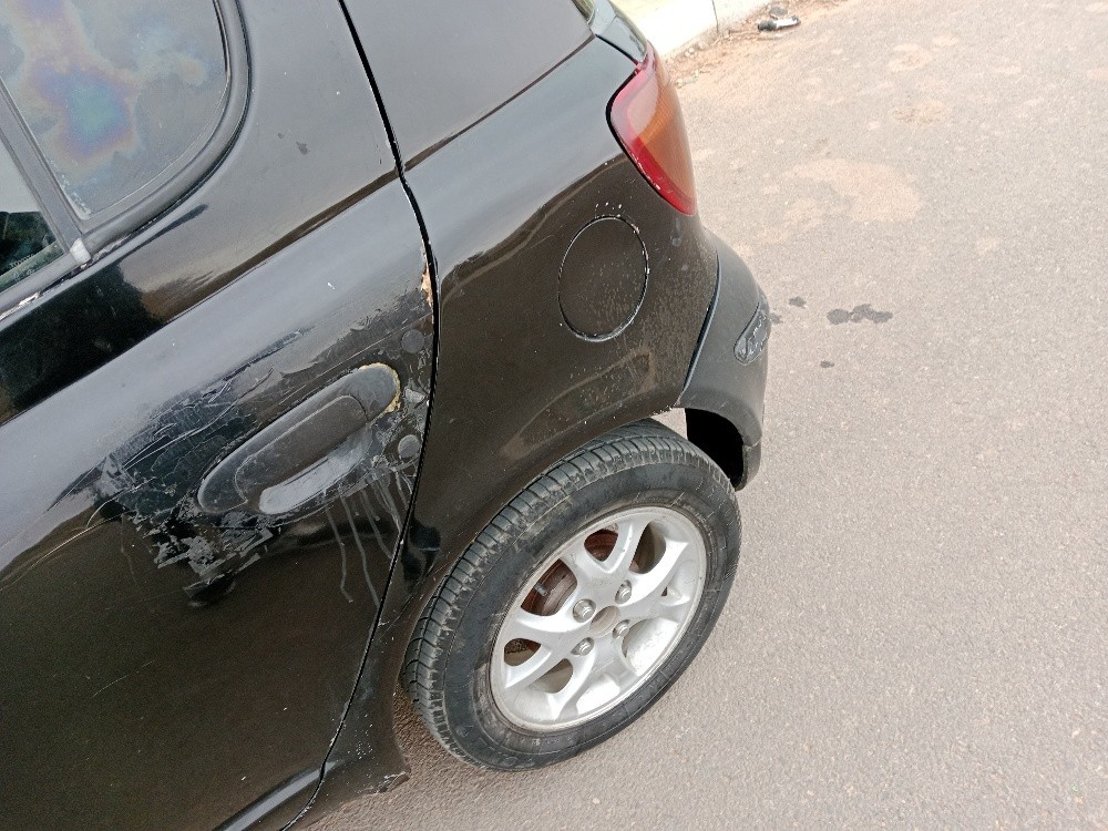Toyota yaris  - 2