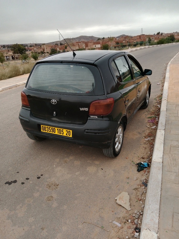 Toyota yaris  - 9
