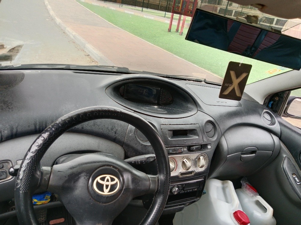 Toyota yaris  - 3