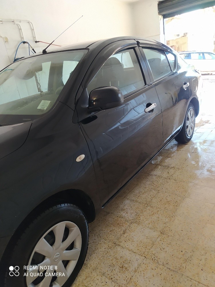 Nissan Sunny  - 2