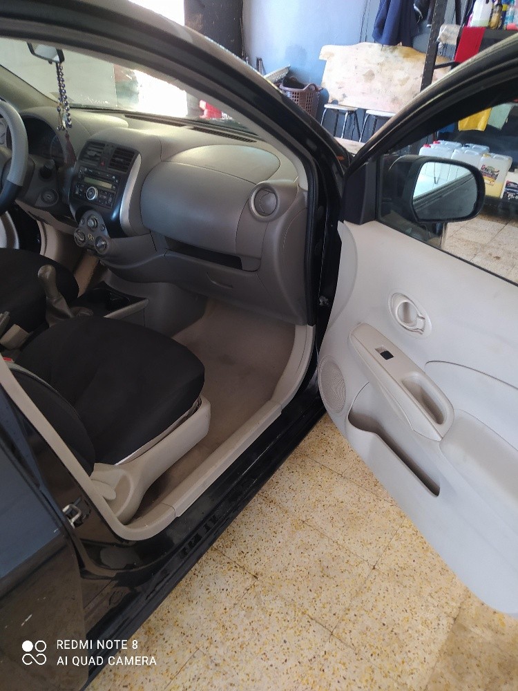 Nissan Sunny  - 4