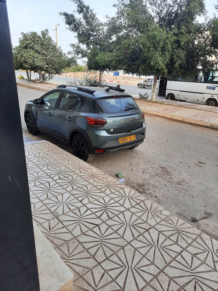 une voiture dacia stepway tce - 2