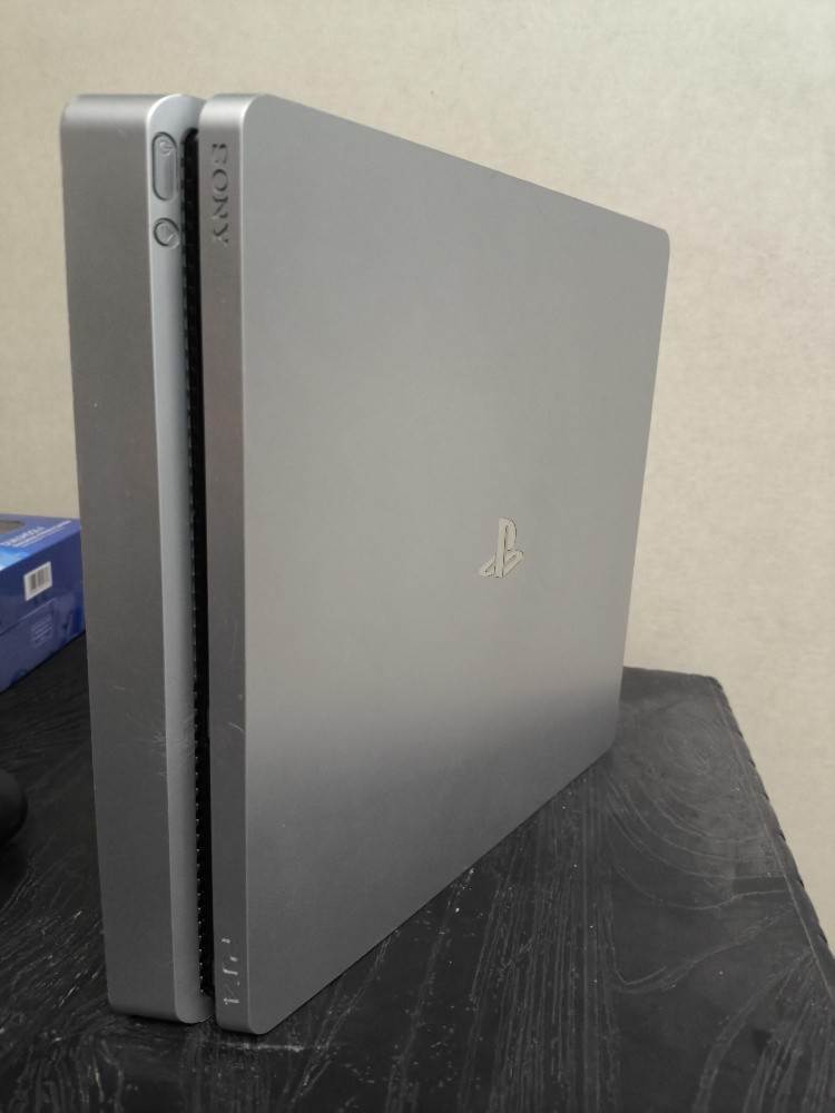 ps4 slim flash - 1