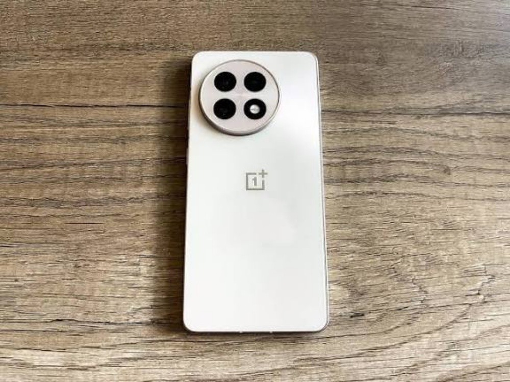 One plus 13R - 1
