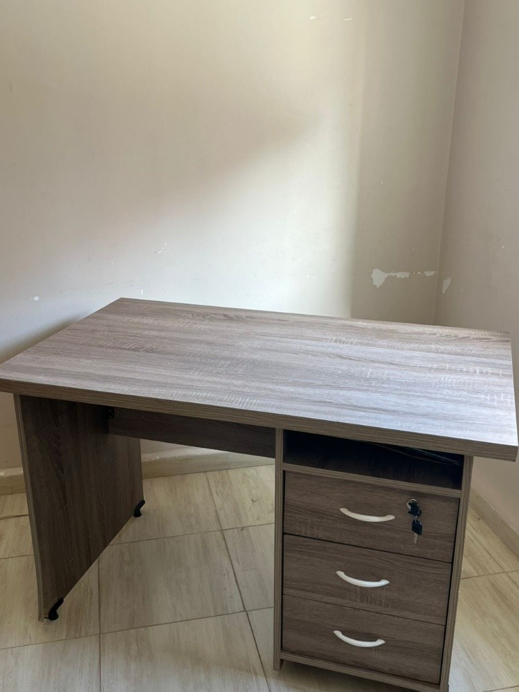 bureau - 1