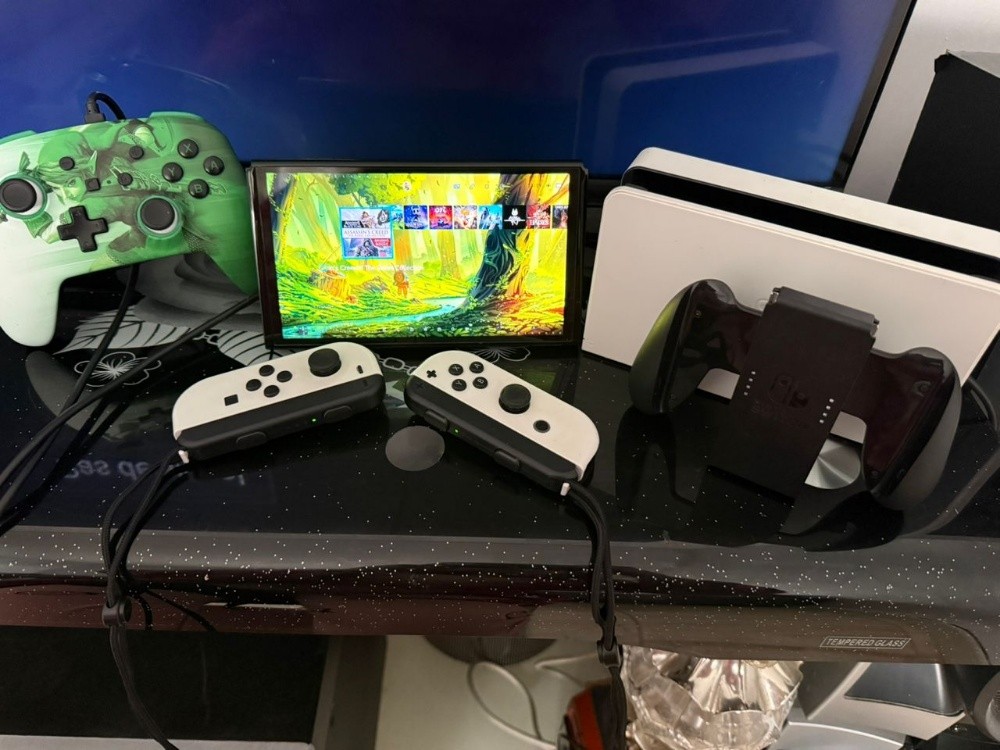 Nintendo switch OLED Flaché - 1