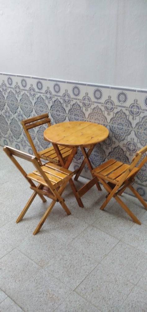 table deux chaises - 1