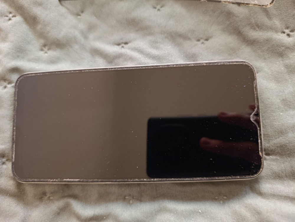 realme c33 avec boite et chargeur - 2