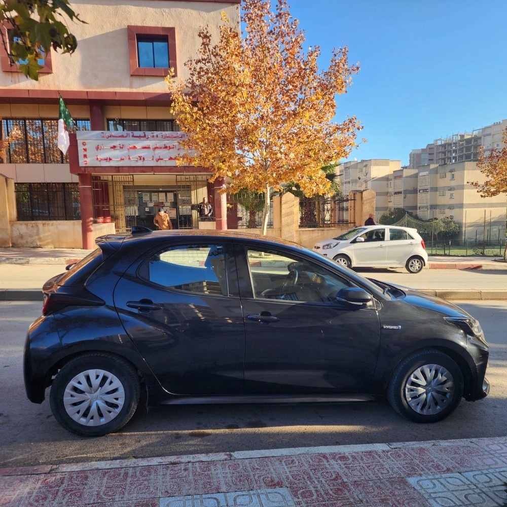 Toyota Yaris  - 3