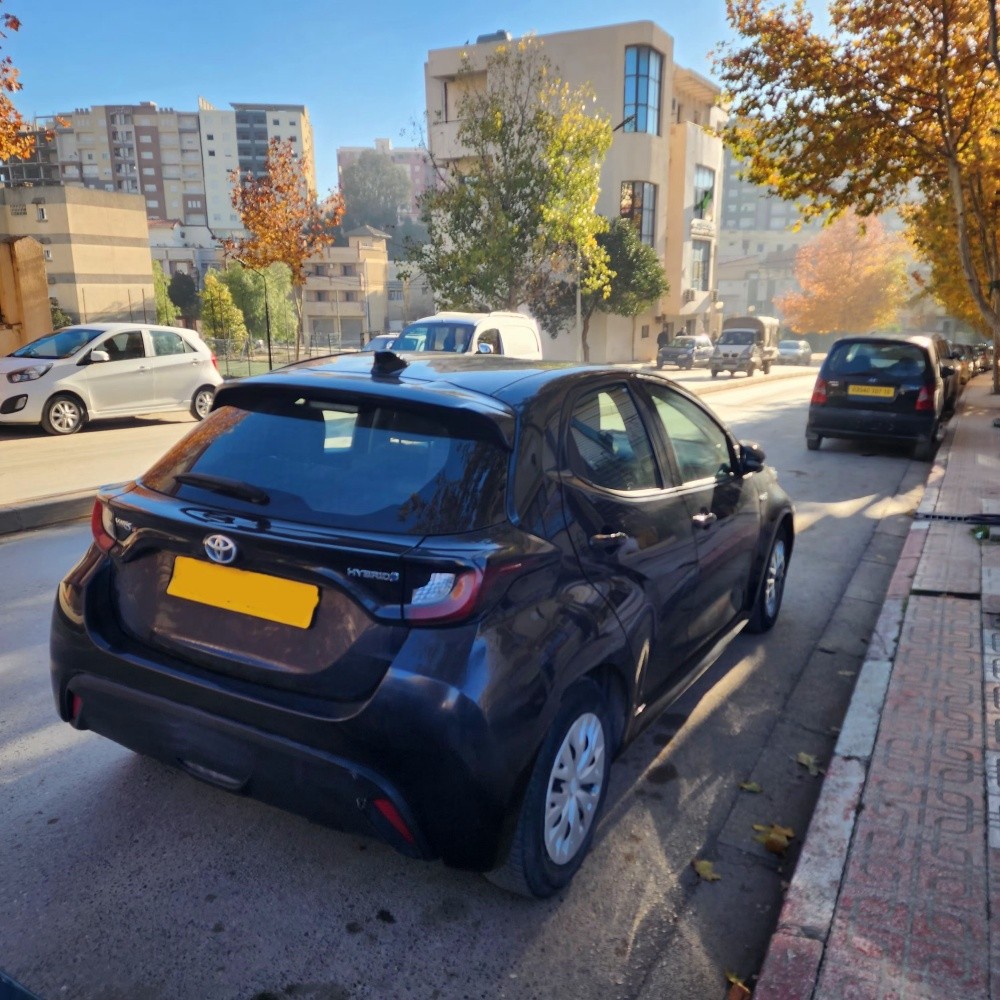 Toyota Yaris  - 2