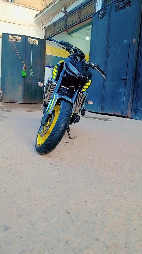 Yamaha MT09 - 2