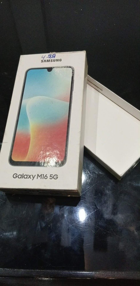 Samsung M16 - 1