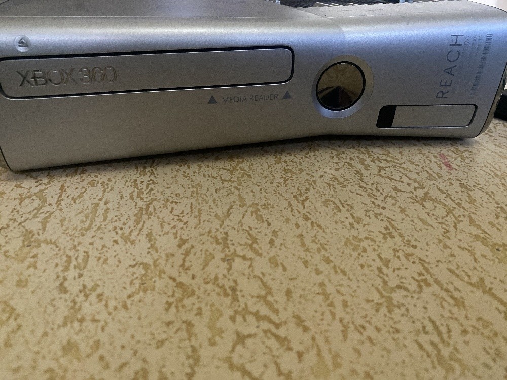 Xbox 360 slim - 2