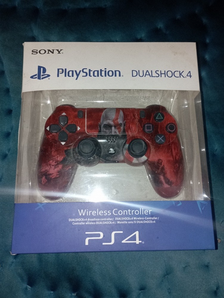 4 controller  PlayStation - 1
