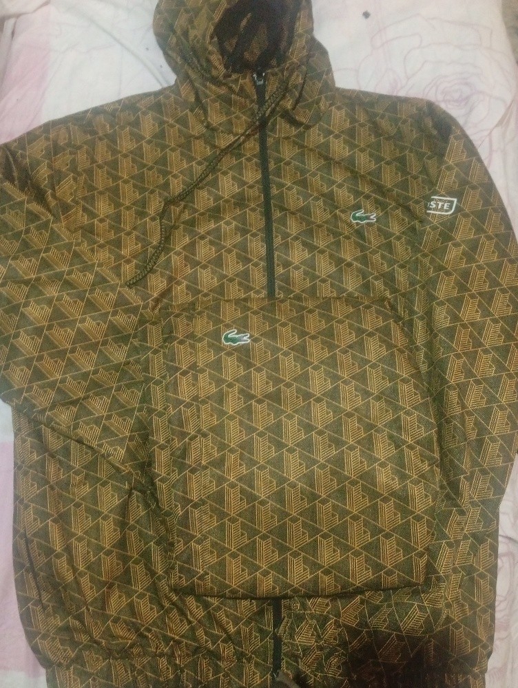 ensemble Lacoste super good  - 2