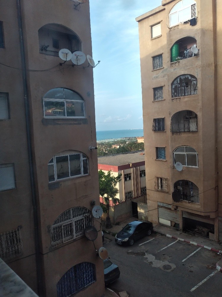 للبيع شقة من ثلاث غرف فوكة - 1
