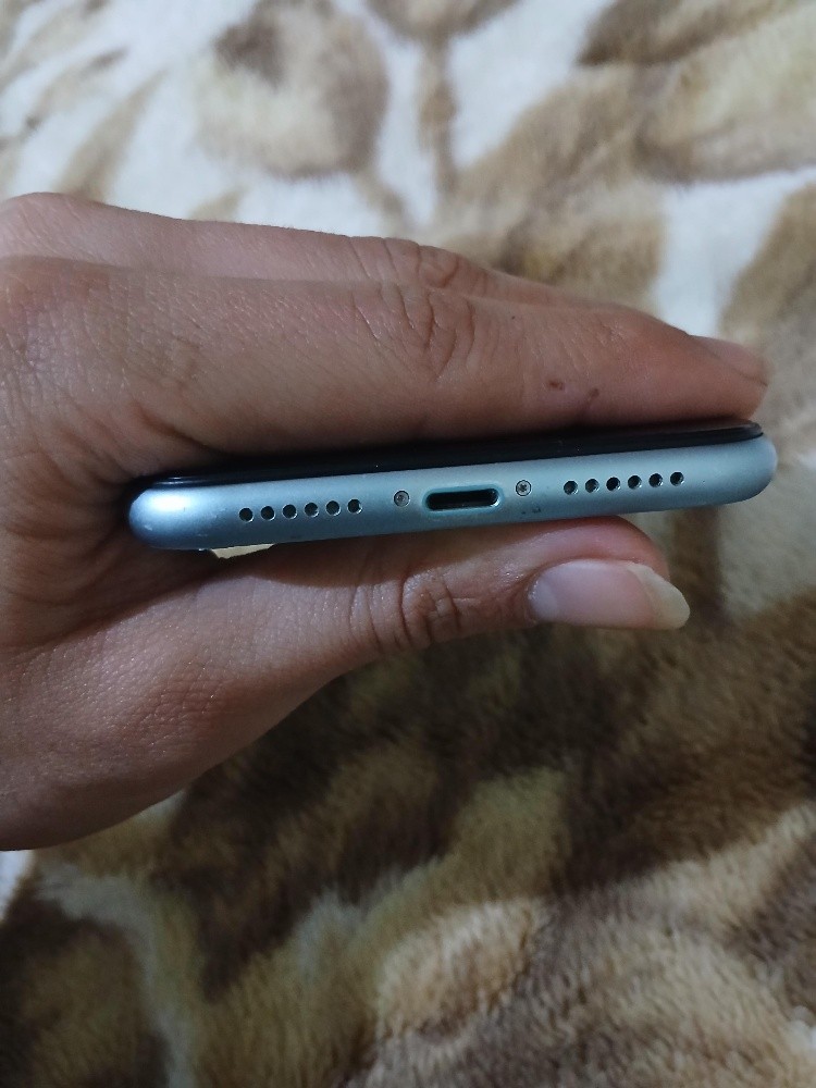 iphone xr  usa 64gb - 3