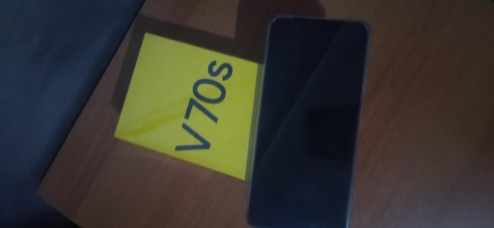 Realme v70s - 2