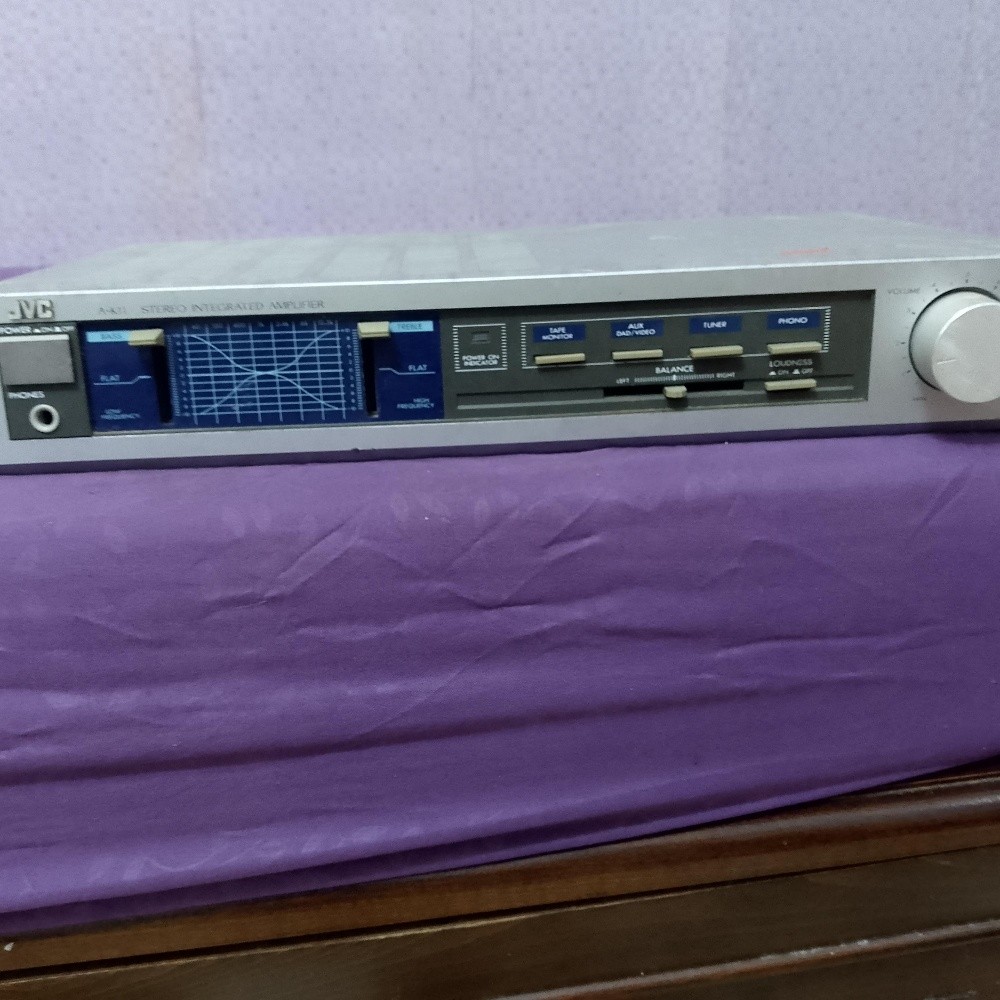 AMPLI JVC - 1
