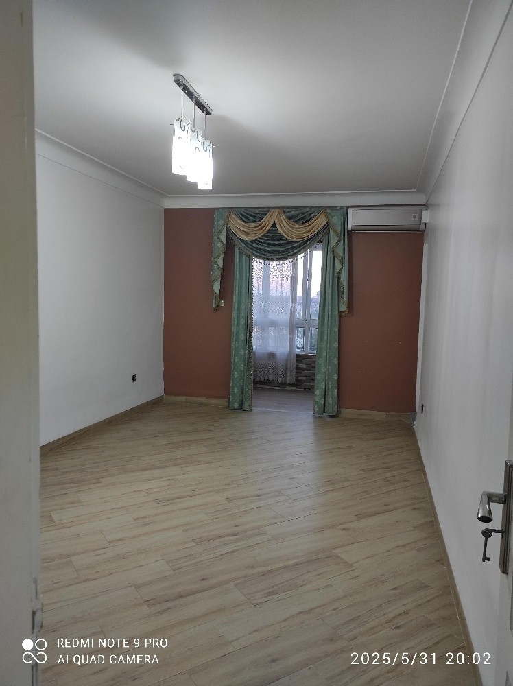 dargana vend un F5 acte et livret - 2