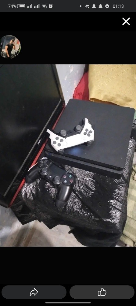 PlayStation 4  - 3