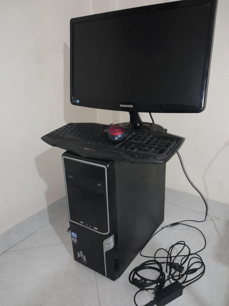pc de bureau, unité et écran - 1