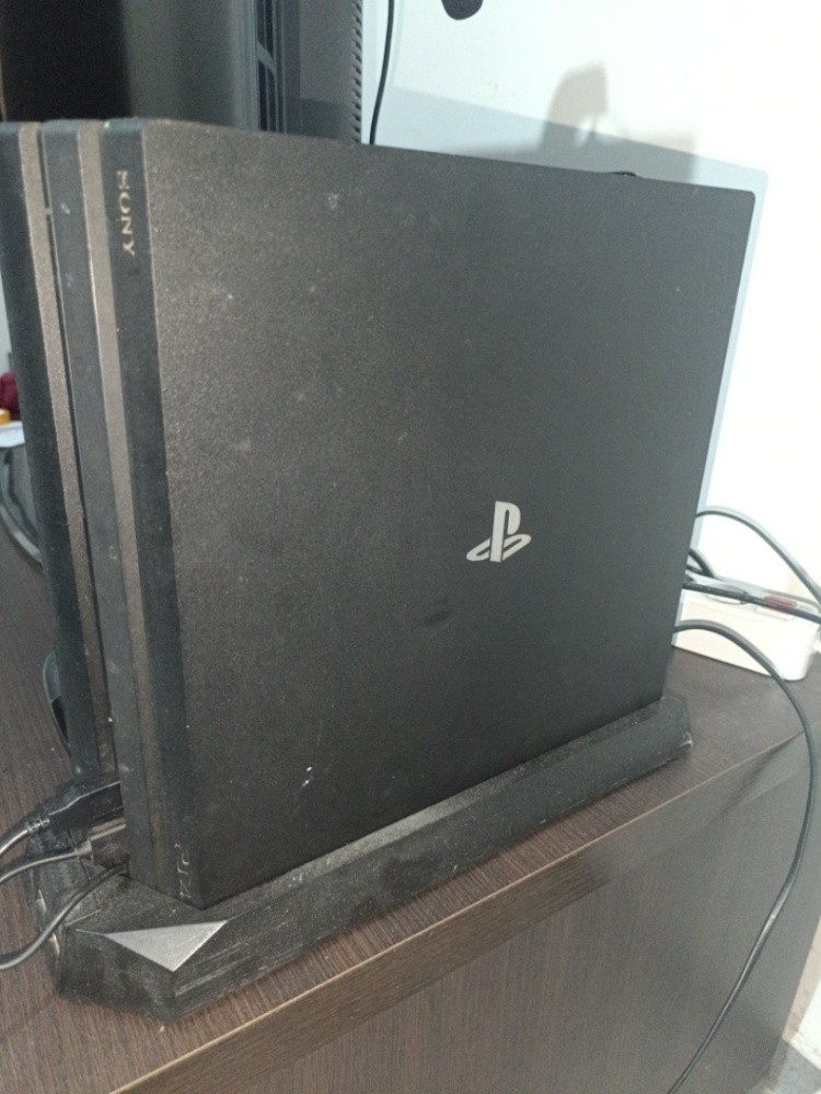 playstation 4 1T Pro 4 K - 3