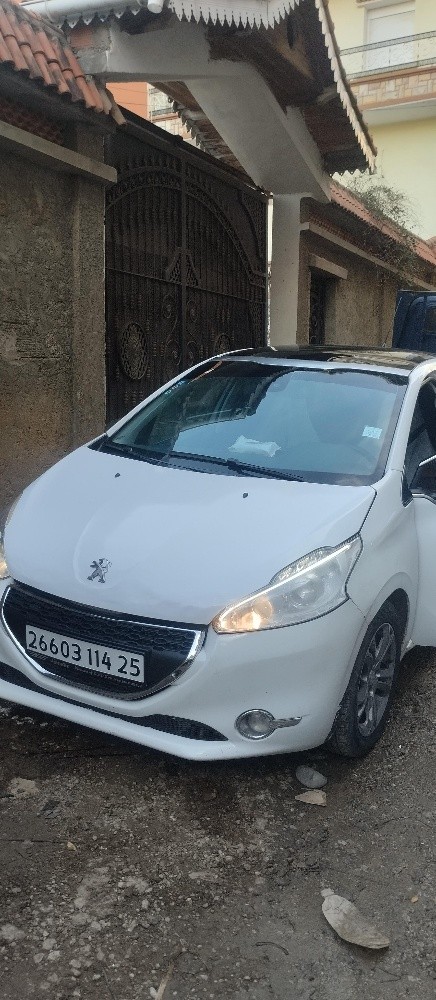 208 Peugeot  - 2
