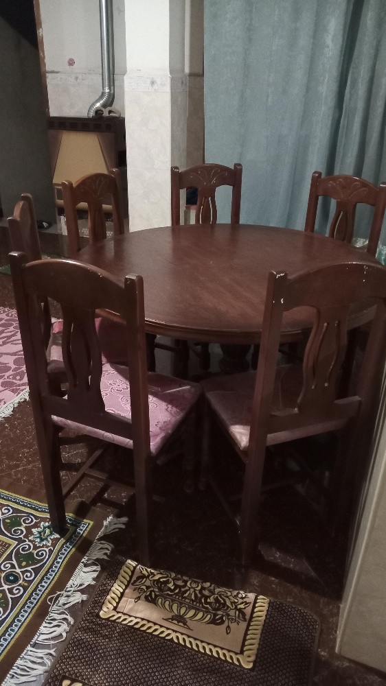 طاولة للبيع  - 2