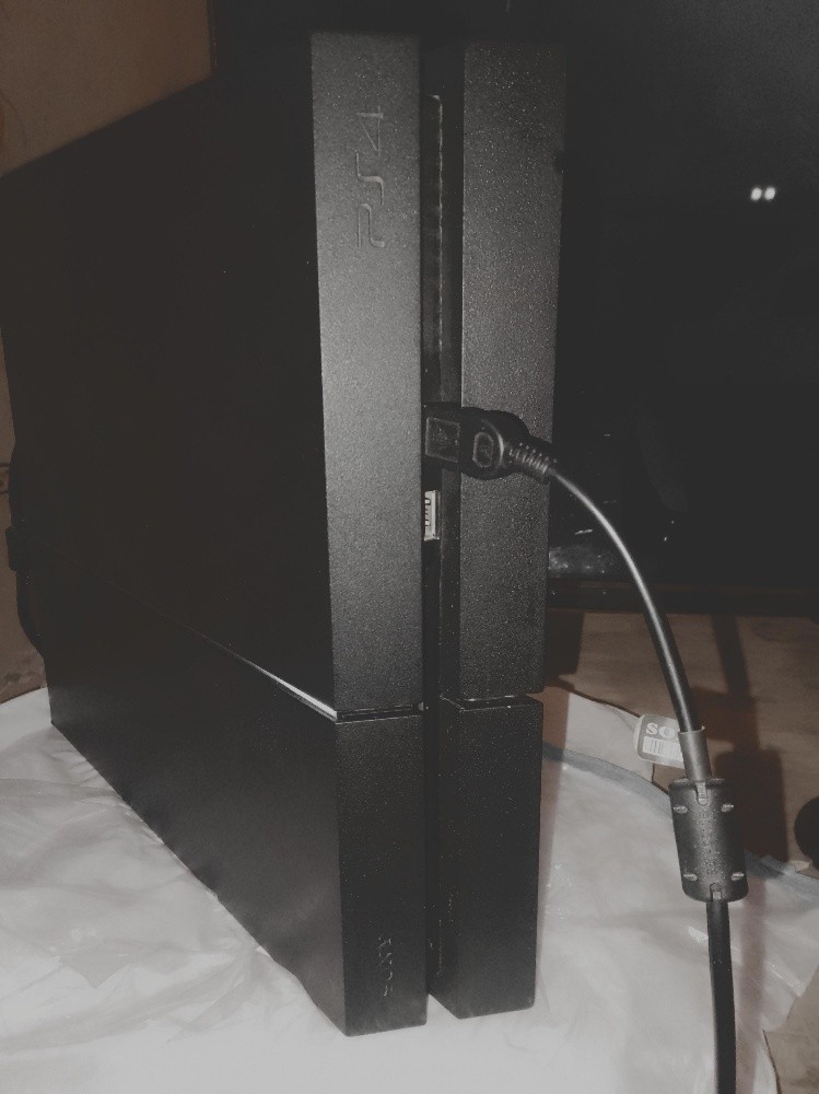 PlayStation 4  - 3
