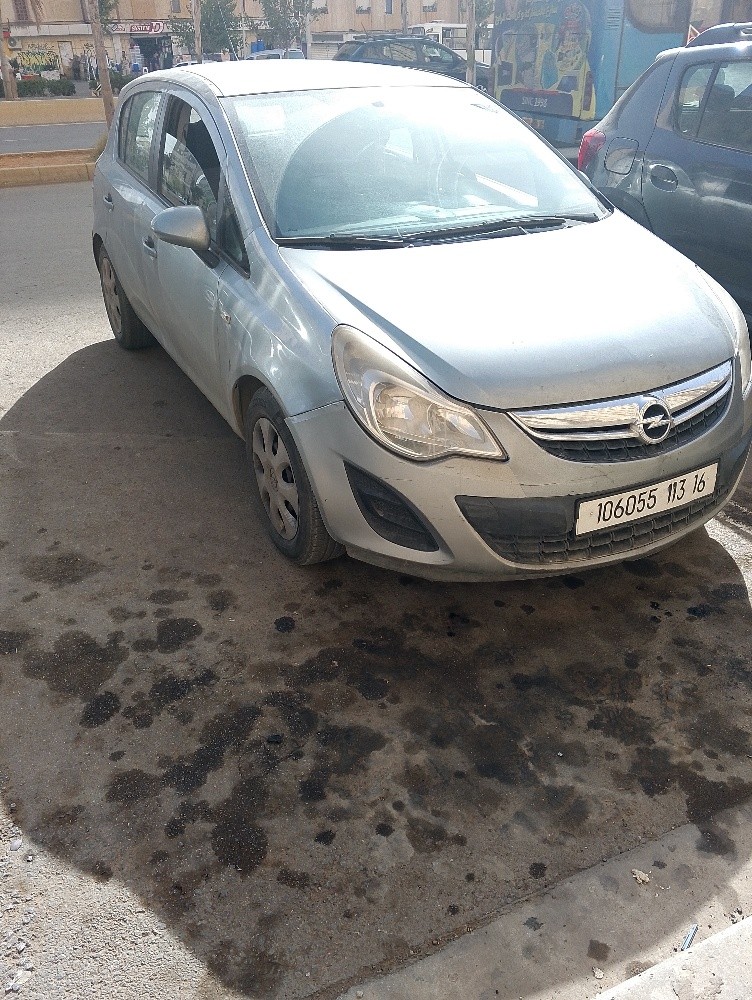 Opel Corsa d 2013 essence - 2