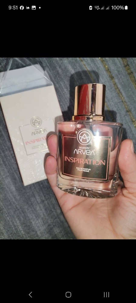 عطر زهري بلمسة فاكهة شهية  - 1