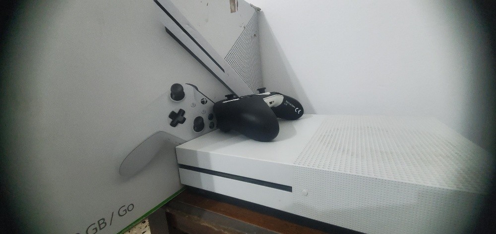 xbox one s - 2