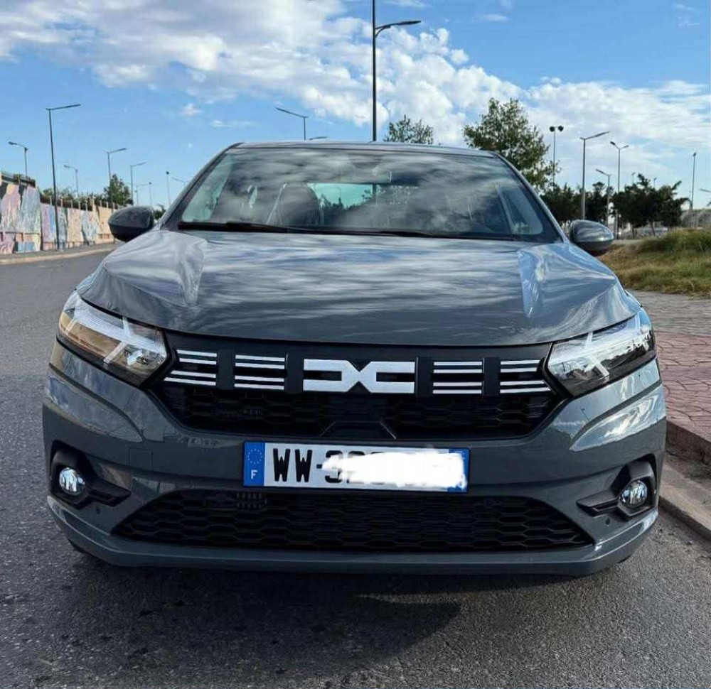 Logan dacia - 1