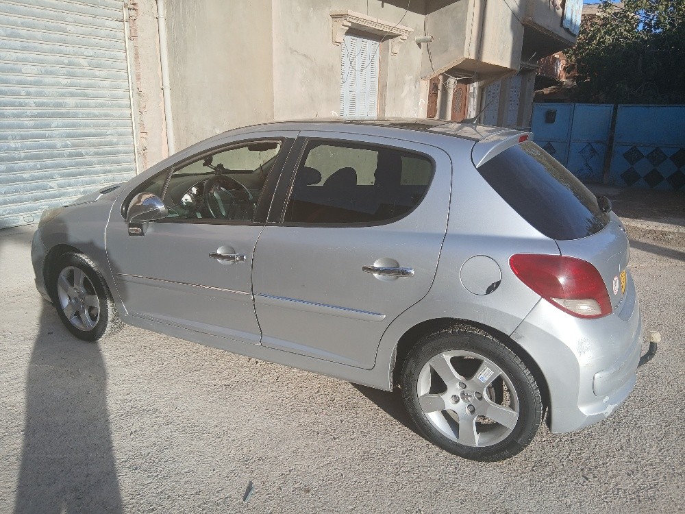 بيجو 207 - 1
