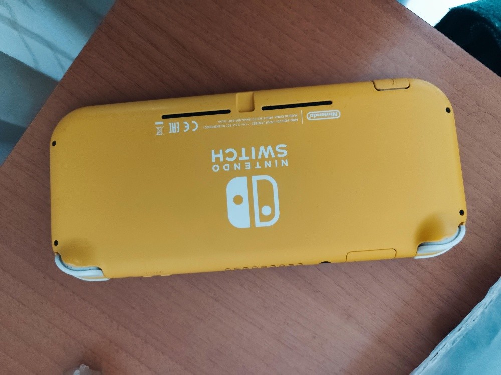 Switch Lite flashé 128go - 3