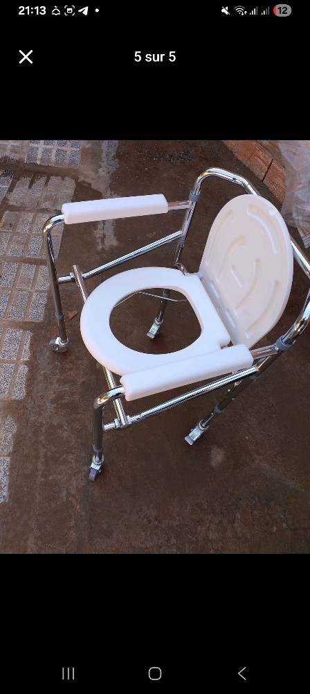 chaise toilette pour malades - 2