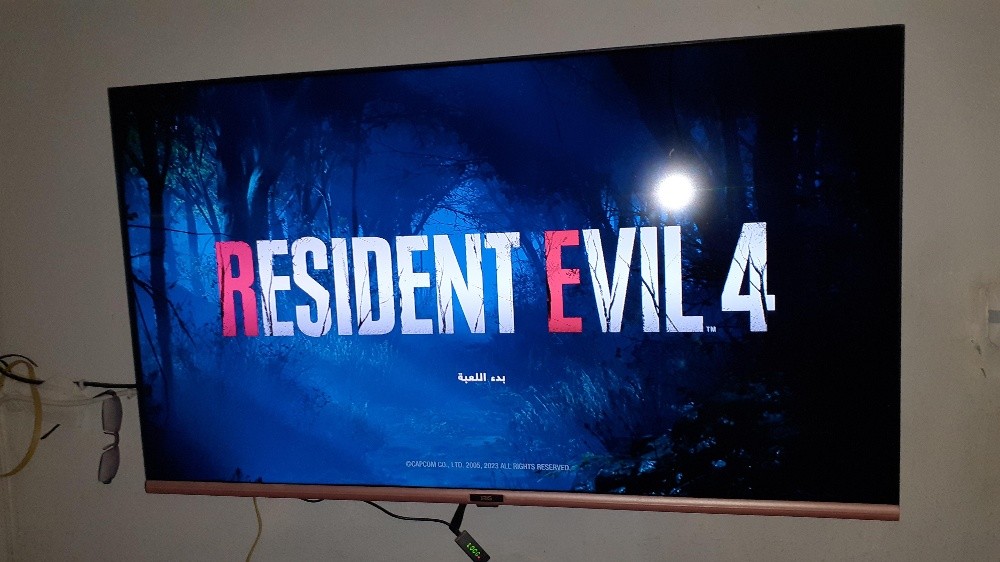 PlayStation 4 Slim - 3