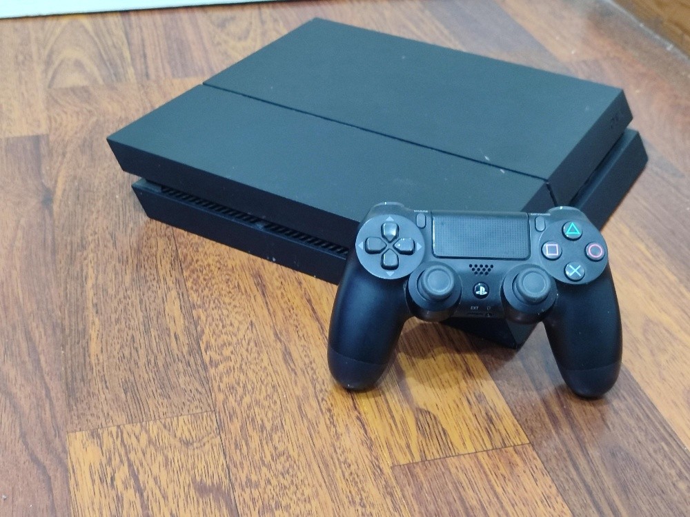 ps4 1tb version 12.52 - 2