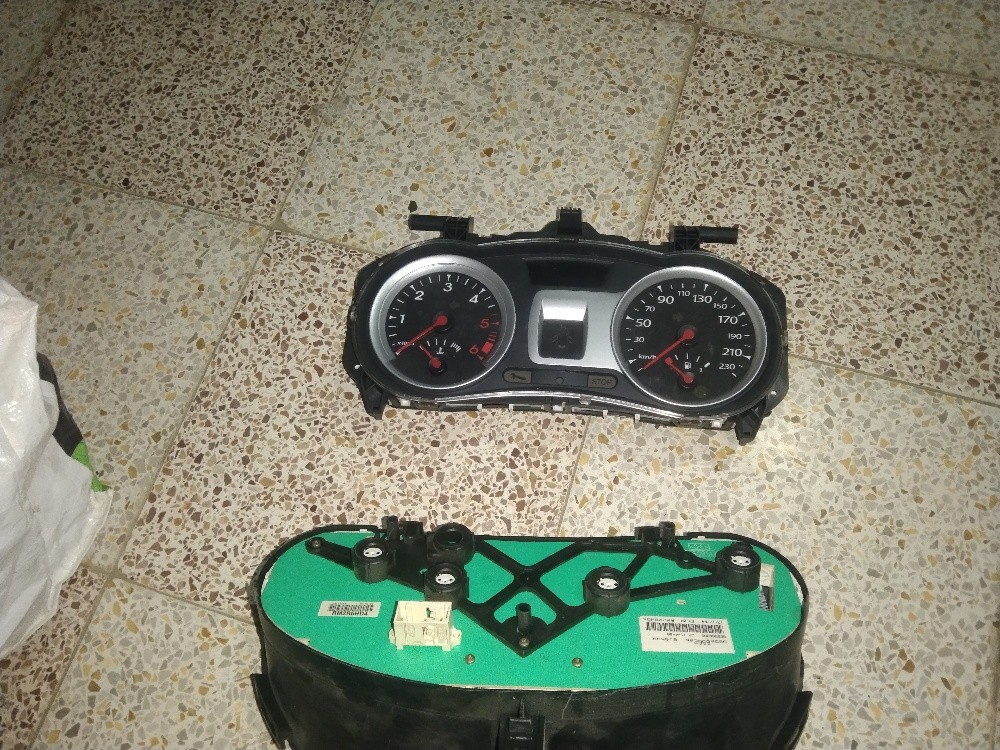 compteur et commande  clim Clio3 - 2