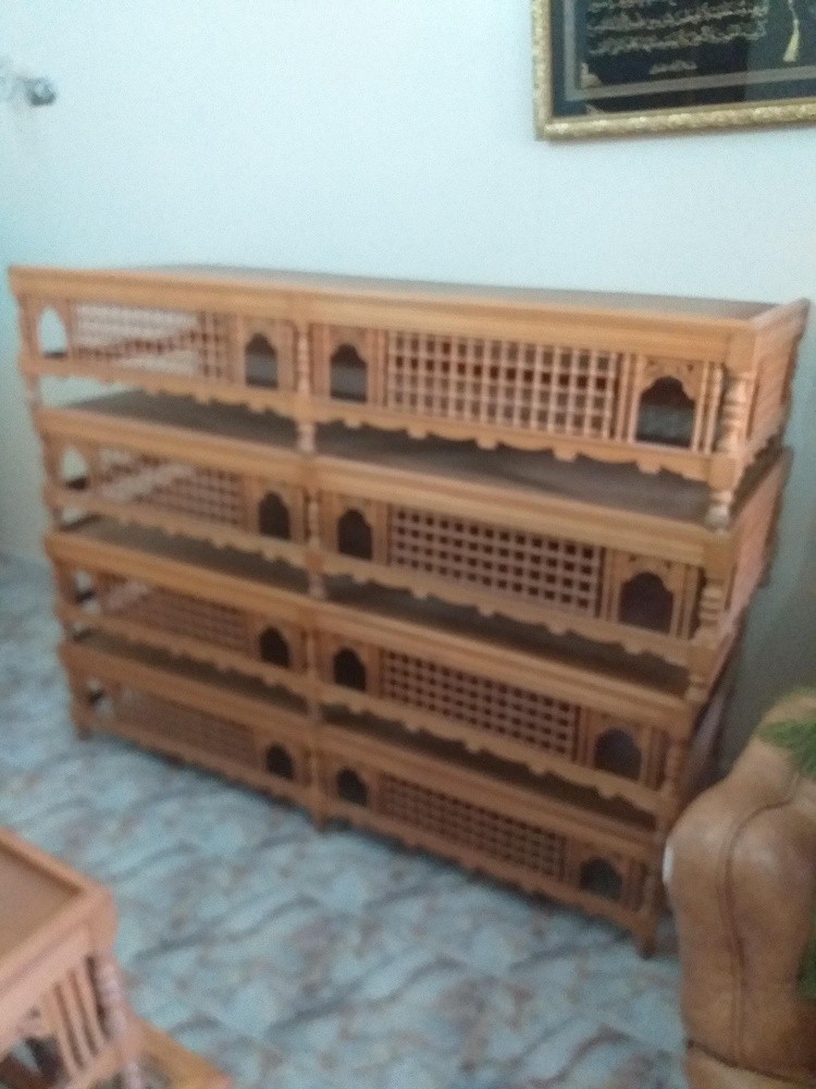 7 lits, 3 tables et 4 tabourets - 1