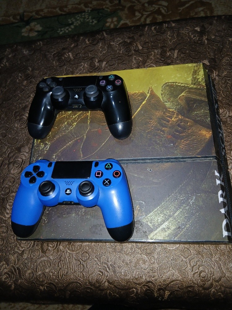 PlayStation 4  - 1