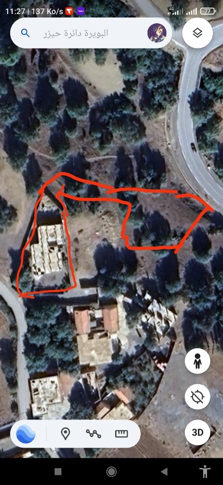 Un terrain avec une structure - 1