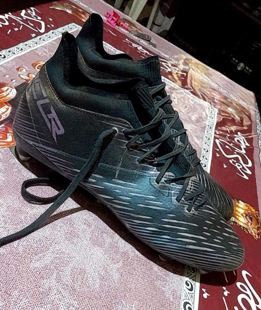 soulier football pointure 44 - 2