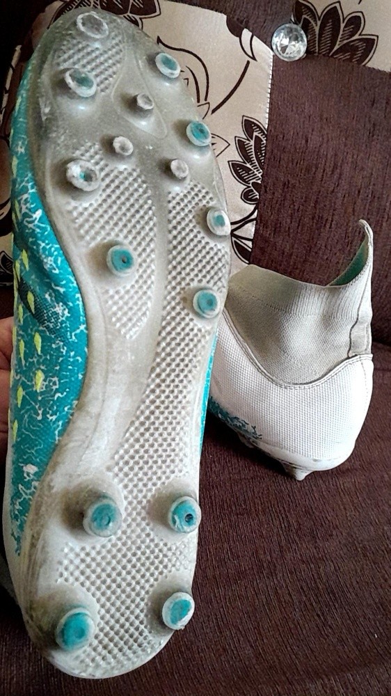 soulier football crompom - 3