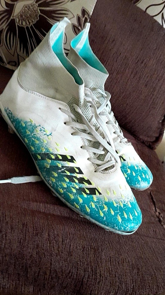 soulier football crompom - 1