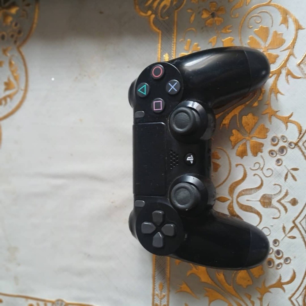 Playstation 4 - 2