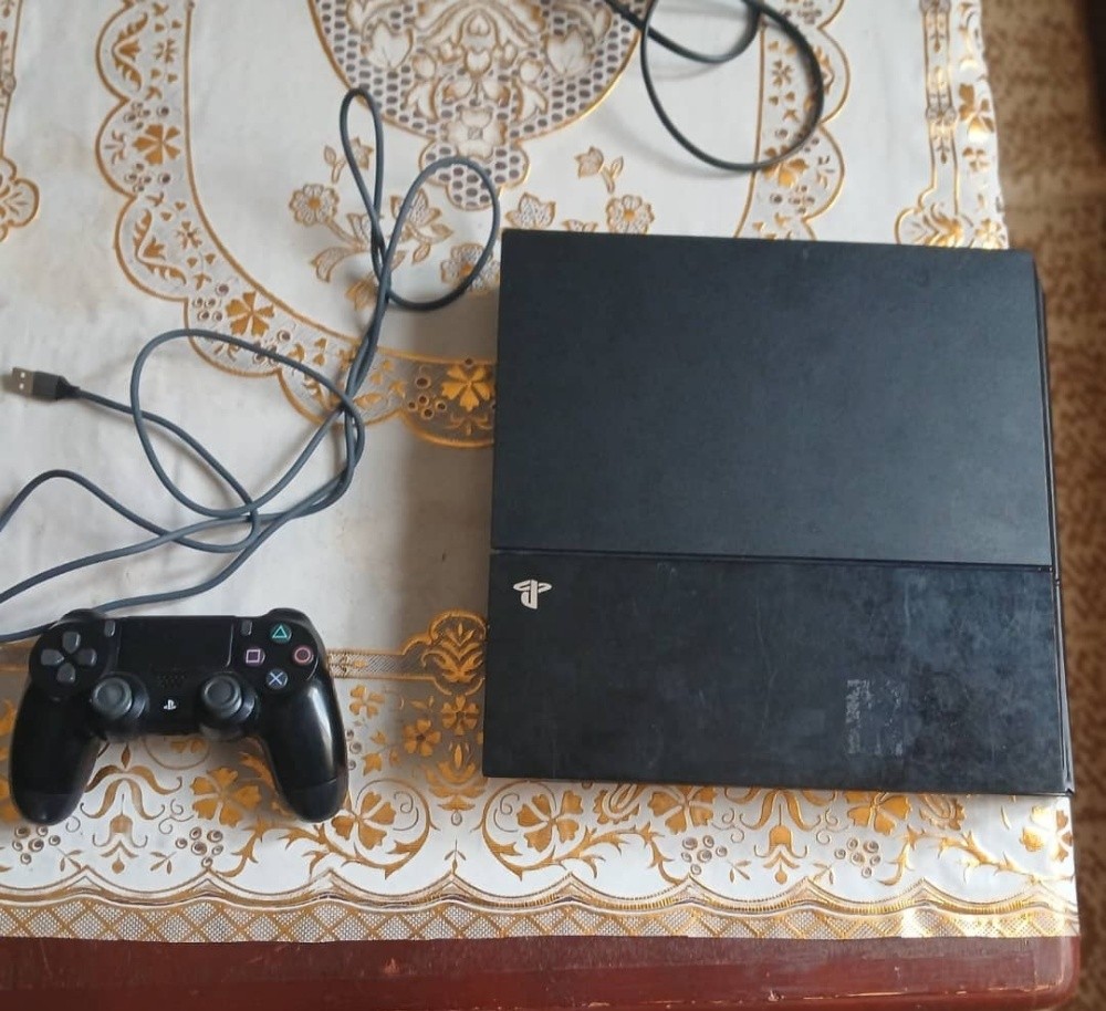Playstation 4 - 1
