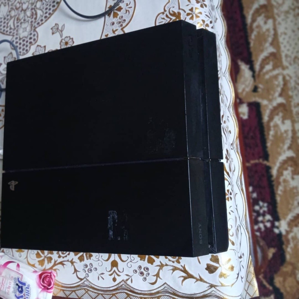 Playstation 4 - 3