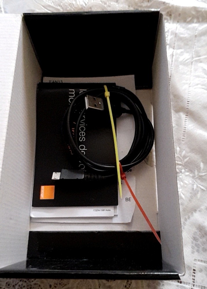Téléphone orange  - 3